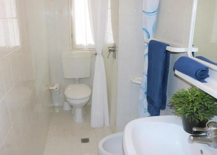 Modern Flat On The Shores Of 아파트 *